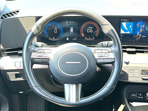 Used 2025 Hyundai Kona SEL FWD image 26