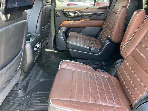 Used 2023 GMC Yukon Denali Ultimate w/ LPO, Floor Liner Package AWD/4WD image 22