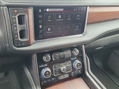 Used 2023 GMC Yukon XL Denali Ultimate AWD/4WD image 13