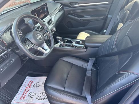 Used 2023 Nissan Altima 2.0 SR FWD image 16