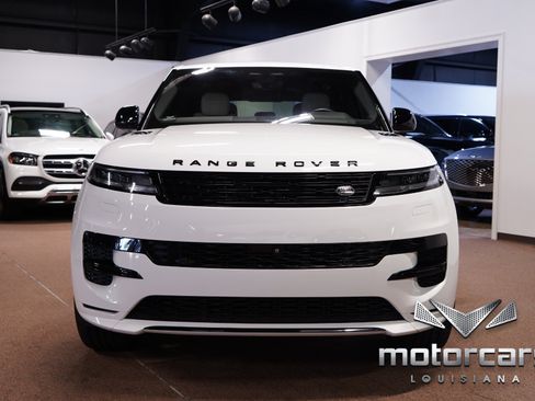 Used 2023 Land Rover Range Rover Sport SE Dynamic AWD/4WD image 2