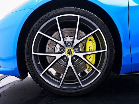 Used 2025 Lotus Emira image 3