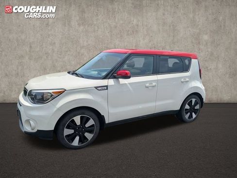 Used 2019 Kia Soul + FWD image 4
