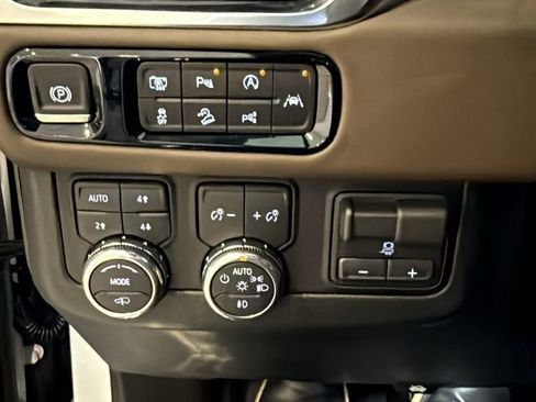 New 2026 GMC Yukon XL Denali Ultimate w/ LPO, Floor Liner Package AWD/4WD image 35