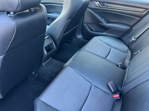 Used 2018 Honda Accord Sport image 14