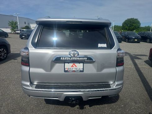 Used 2017 Toyota 4Runner Limited AWD/4WD image 6