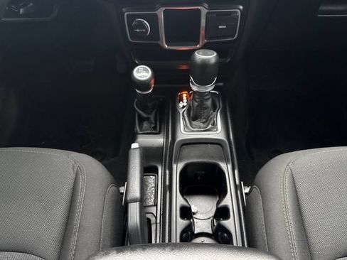 Used 2023 Jeep Wrangler Unlimited Sport AWD/4WD image 15