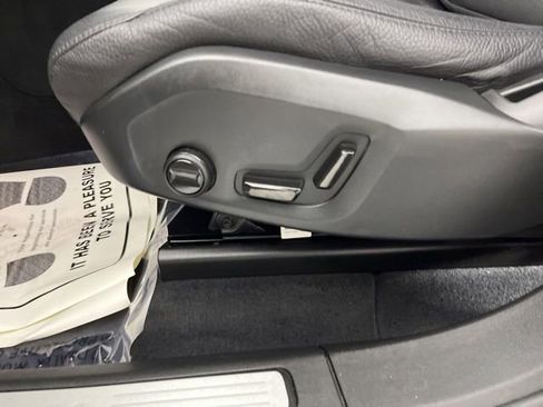 Used 2023 Volvo XC60 B5 Plus w/ Protection Package Premier FWD image 33