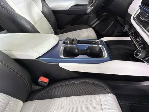 Used 2025 Chevrolet Equinox EV LT image 33