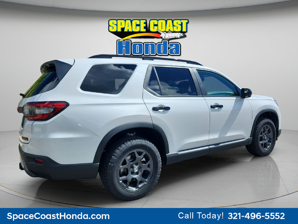 New 2026 Honda Pilot TrailSport image 3