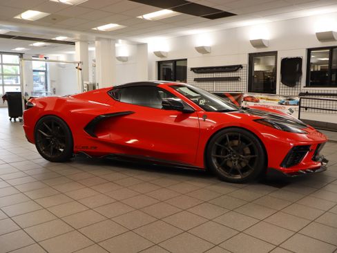 Used 2023 Chevrolet Corvette Stingray Preferred Cpe w/ Z51 Performance Package RWD image 11