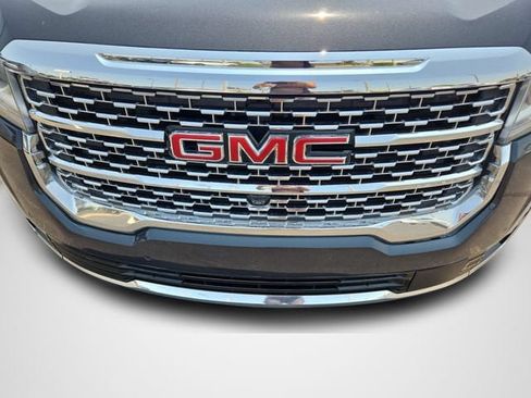 Used 2021 GMC Acadia Denali w/ Denali Technology Package FWD image 40