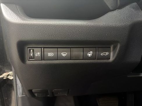Used 2021 Toyota RAV4 XLE Premium AWD/4WD image 10