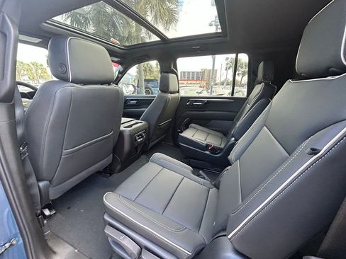 New 2026 Chevrolet Suburban Premier w/ Sun And Tow Package AWD/4WD image 15