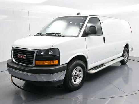 Used 2024 GMC Savana 2500 w/ Driver Convenience Package image 3
