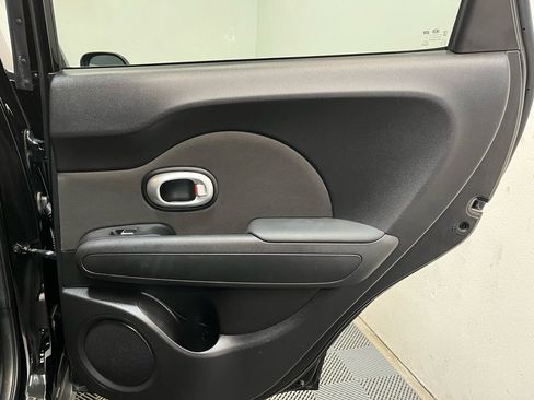Used 2019 Kia Soul image 18