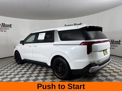 Used 2026 Kia Carnival FWD image 9