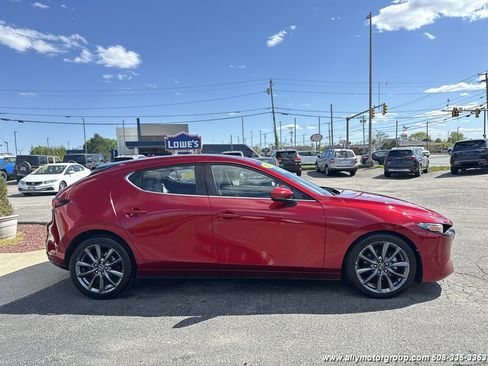 Used 2019 MAZDA MAZDA3 AWD Hatchback w/ Preferred Pkg image 4