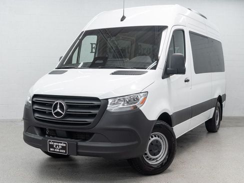 Used 2025 Mercedes-Benz Sprinter 2500 image 44