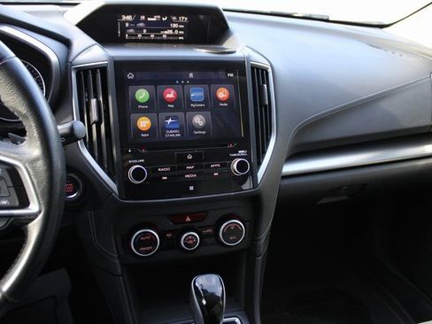 Used 2022 Subaru Impreza 2.0i Limited image 25