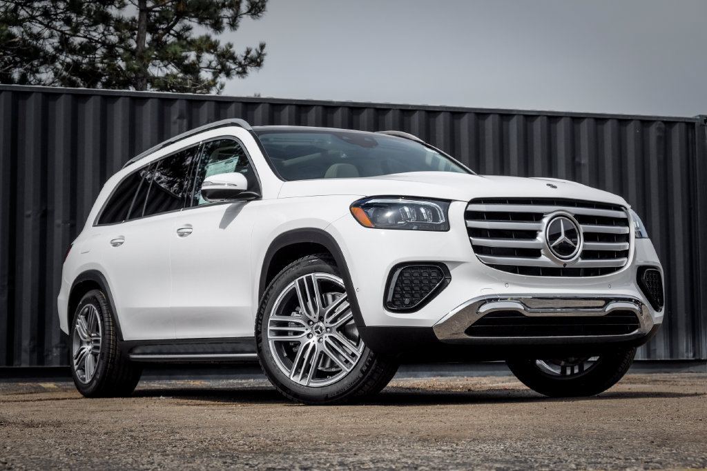 Used 2026 Mercedes-Benz GLS 450 4MATIC image 1