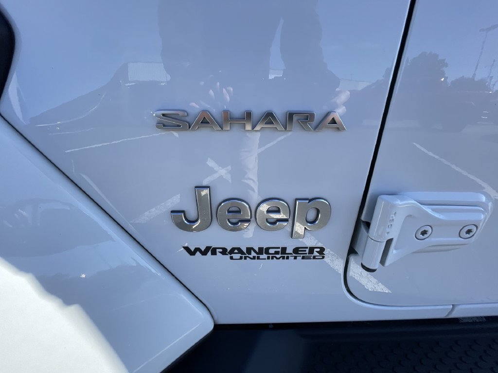 Used 2018 Jeep Wrangler Unlimited Sahara AWD/4WD image 31