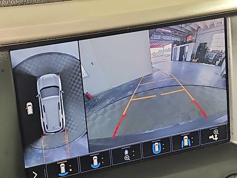 Used 2020 GMC Acadia Denali w/ Trailering Package FWD image 26
