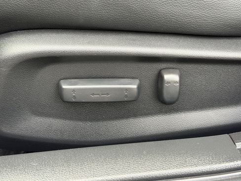 Used 2019 Honda Civic Touring image 16