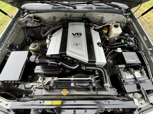 Used 2000 Toyota Land Cruiser AWD/4WD image 90