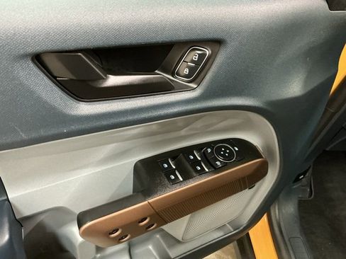 Used 2023 Ford Maverick Lariat w/ Lariat Luxury Package image 17