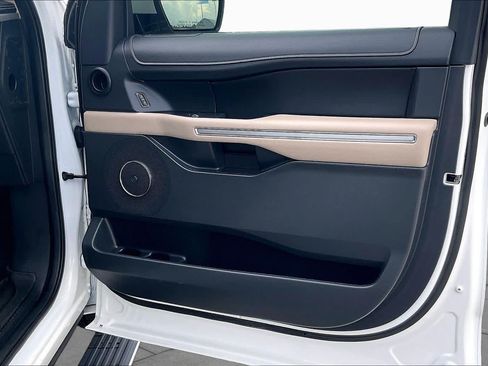 Used 2023 Ford Expedition Limited RWD image 22