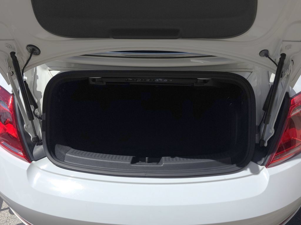 Used 2014 Volkswagen Beetle R-Line FWD image 12