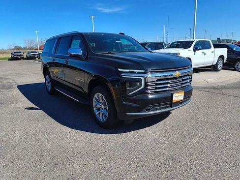 New 2026 Chevrolet Suburban Premier AWD/4WD image 2