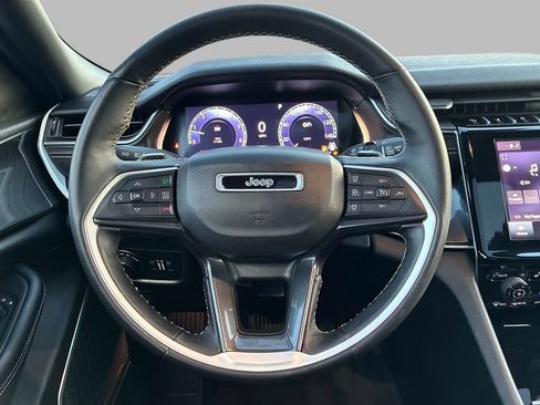 Used 2022 Jeep Grand Cherokee Altitude AWD/4WD image 16