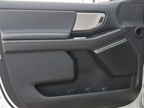 Used 2025 Ford Expedition Active image 12