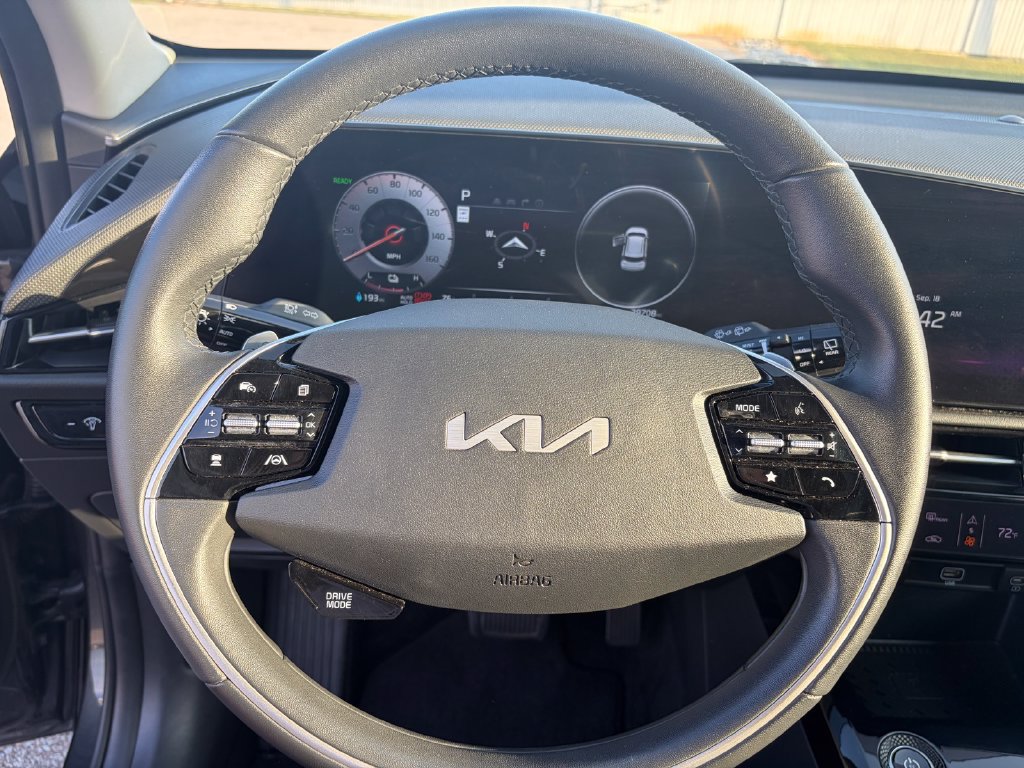 Used 2024 Kia Niro Wind FWD image 11