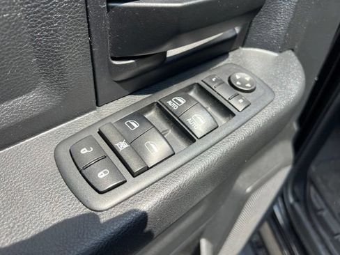 Used 2017 RAM 1500 Express AWD/4WD image 21