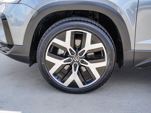 Used 2023 Volkswagen Taos SEL image 7