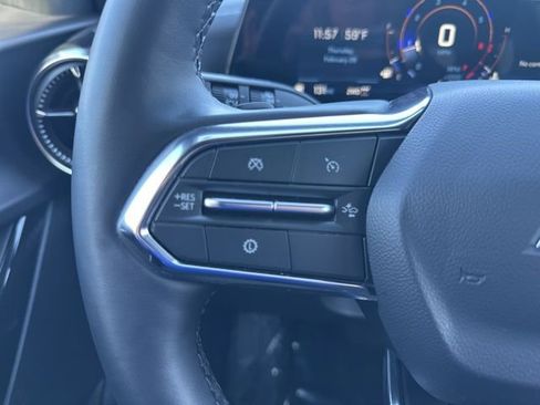 Used 2025 Chevrolet Equinox LT image 18