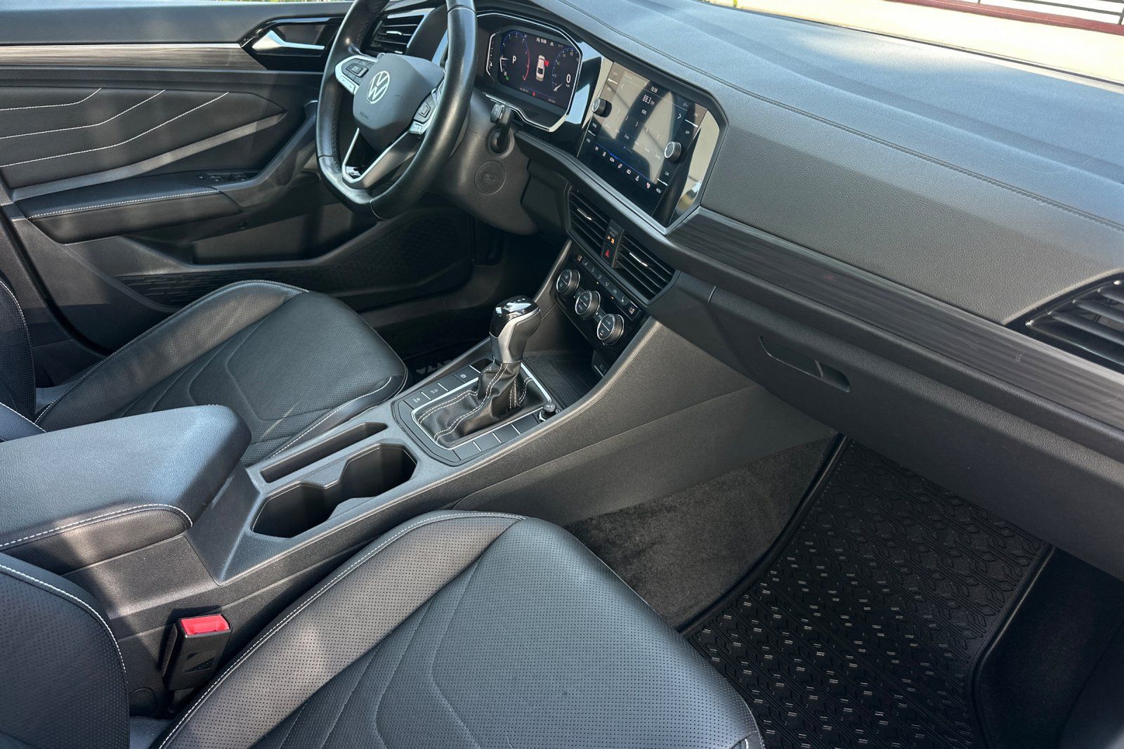 Used 2023 Volkswagen Jetta SEL FWD image 14