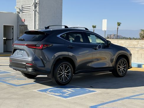 Used 2025 Lexus NX 250 FWD image 11