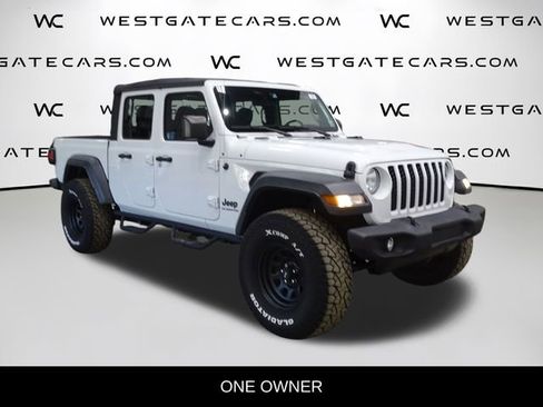 Used 2021 Jeep Gladiator Sport image 2