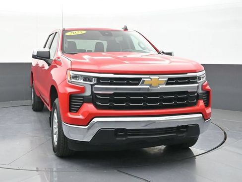 Used 2025 Chevrolet Silverado 1500 LT AWD/4WD image 20