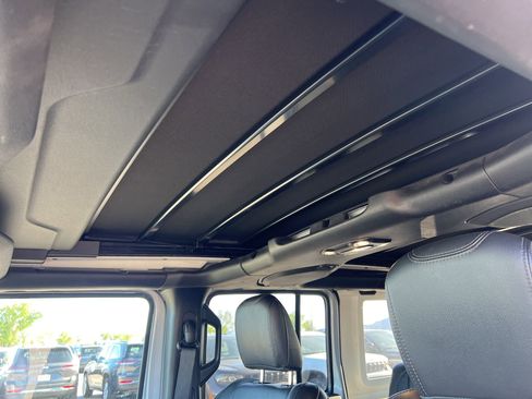 Used 2023 Jeep Wrangler Unlimited Rubicon 4xe w/ Cold Weather Group AWD/4WD image 34