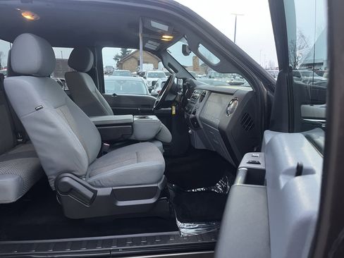 Used 2016 Ford F250 XLT w/ XLT Premium Package image 7