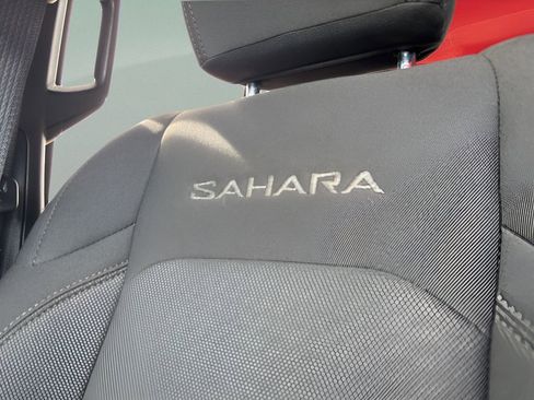 Used 2021 Jeep Wrangler Unlimited Sahara image 26