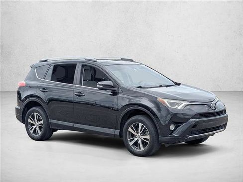 Used 2017 Toyota RAV4 XLE FWD image 3