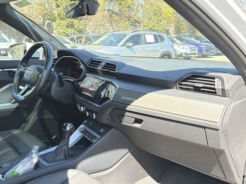 Used 2024 Audi Q3 2.0T Premium image 18