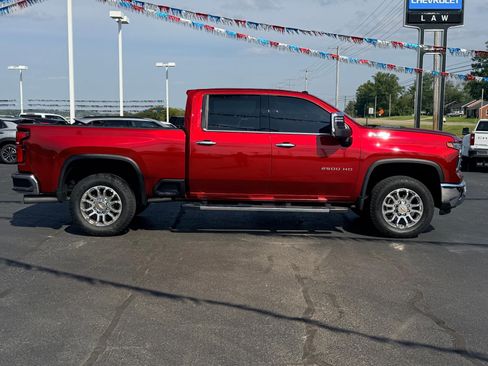 Used 2025 Chevrolet Silverado 2500 LTZ w/ LTZ Convenience Package AWD/4WD image 4
