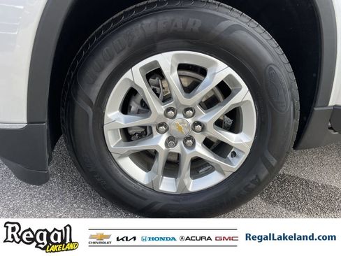 Used 2020 Chevrolet Traverse LT image 30